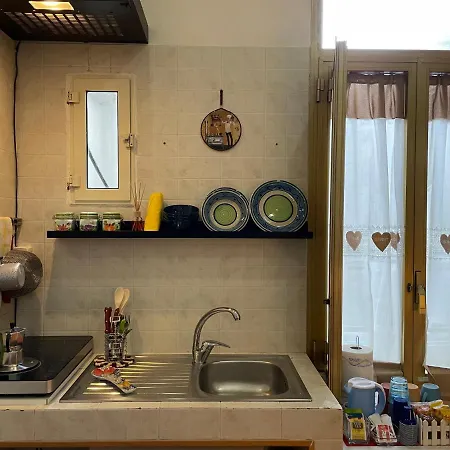 “piccola Domus” * نابولي